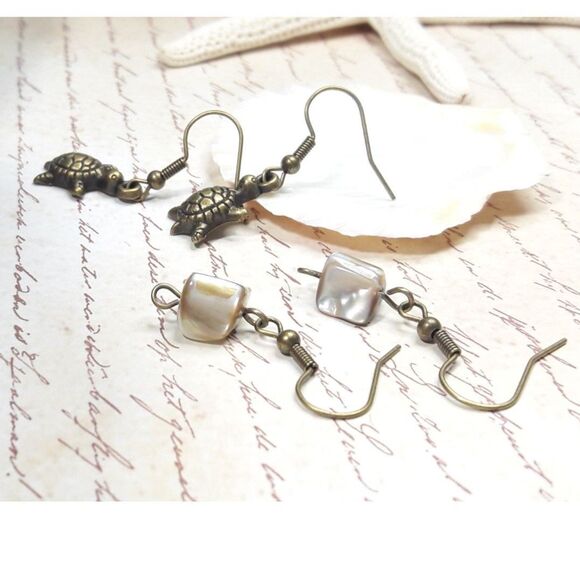 artisan earrings 220#mfs Kawaii Turtle earrings MOP shell navy dangle earrings M - Picture 2 of 6